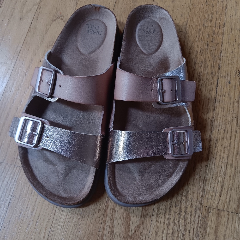 Time and Tru Women's Platform Footbed Sandals